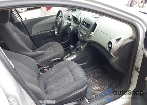 2014 Chevrolet Sonic Lt Auto z USA, uszkodzony, nr VIN 1G1JC5SH9E4235730